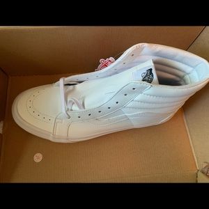 men’s white hi top vans